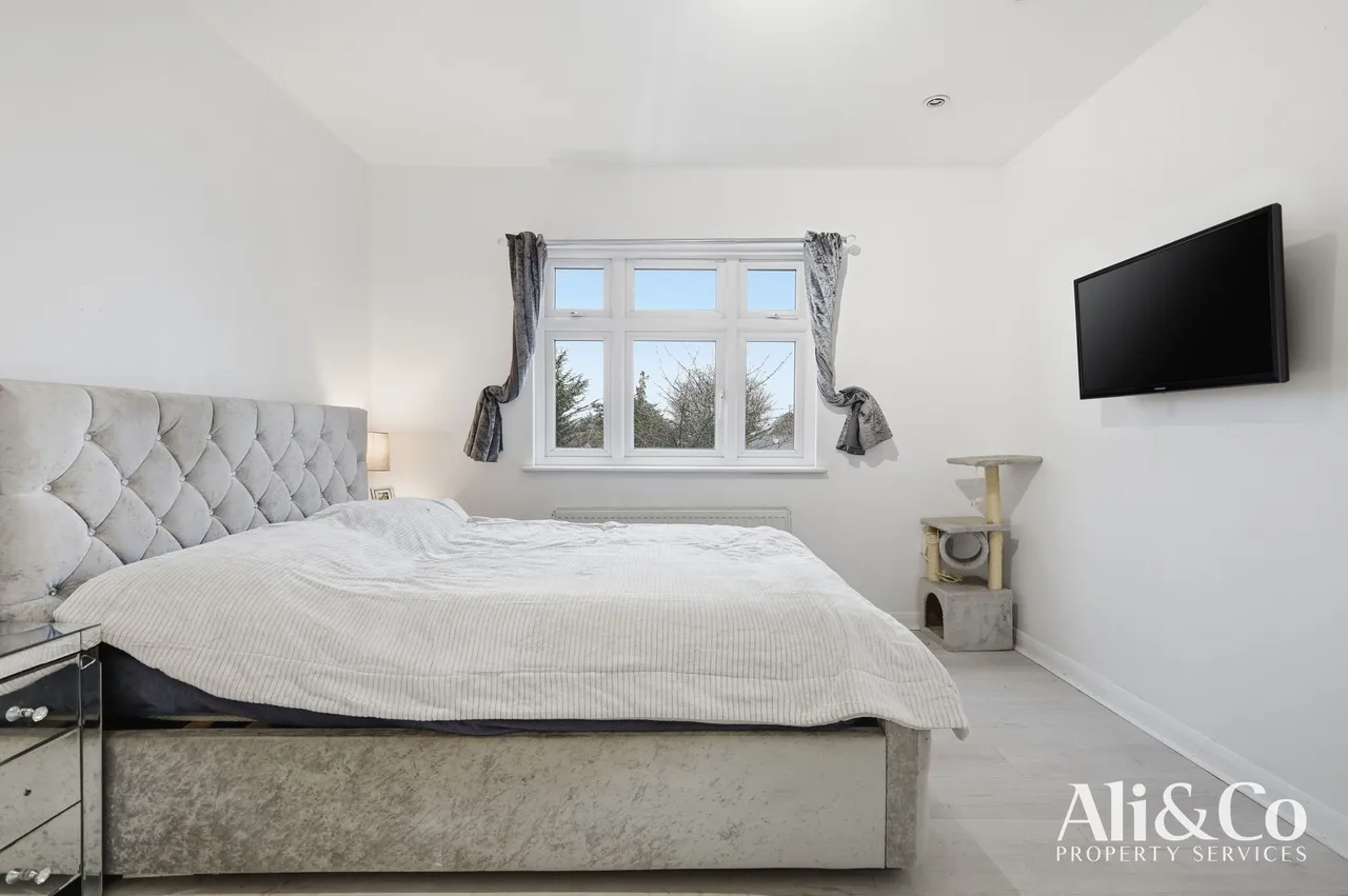 Heathview Road, Grays, Essex, RM16 2RS, photo 13