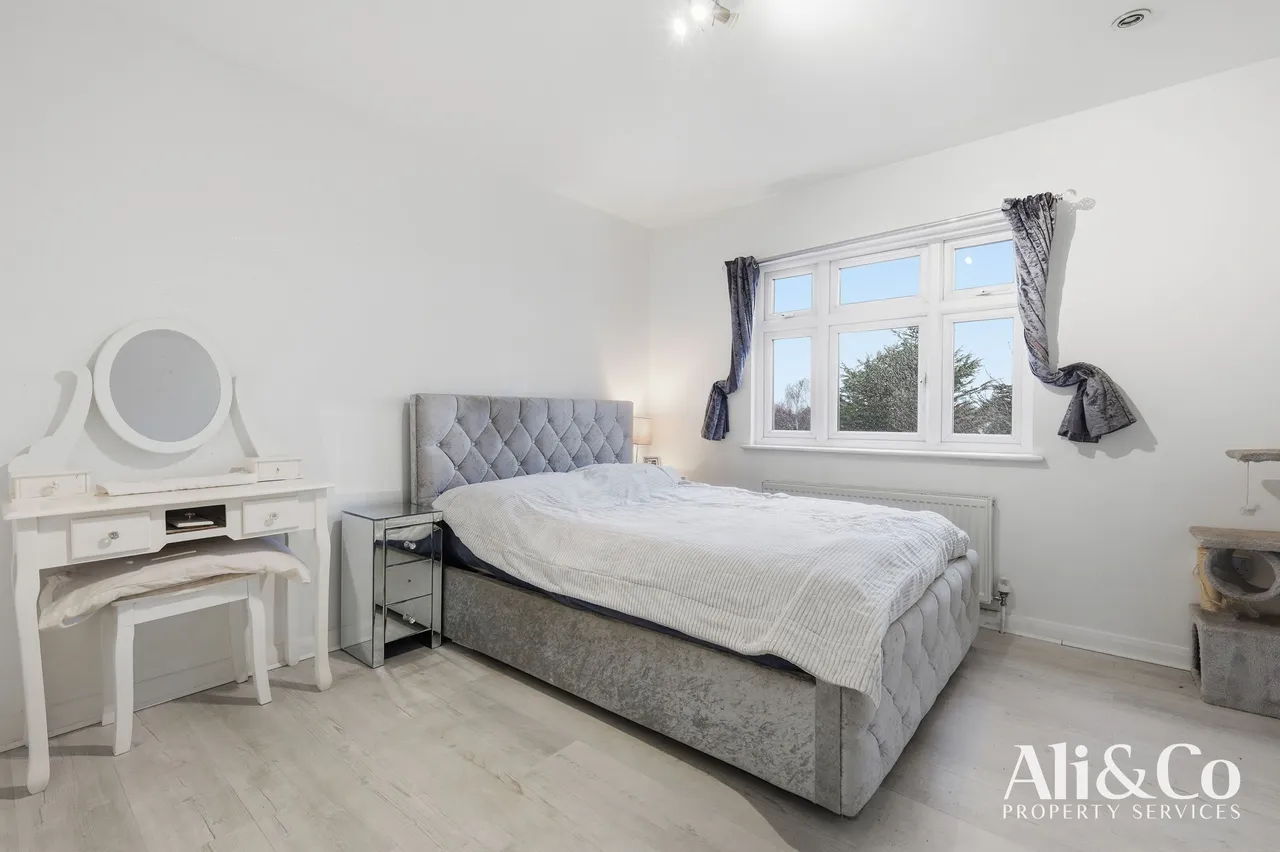 Heathview Road, Grays, Essex, RM16 2RS, photo 12