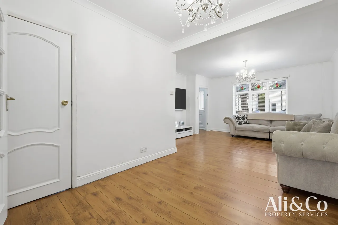 Heathview Road, Grays, Essex, RM16 2RS, photo 7