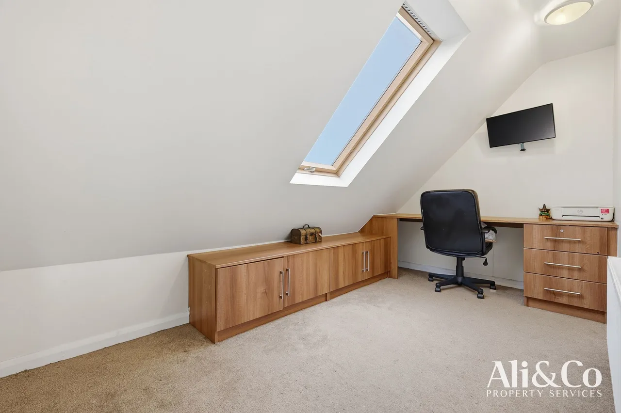 Heathview Road, Grays, Essex, RM16 2RS, photo 19