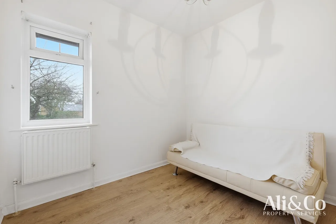 Heathview Road, Grays, Essex, RM16 2RS, photo 18