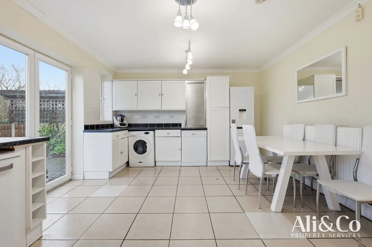 Heathview Road, Grays, Essex, RM16 2RS, photo 5