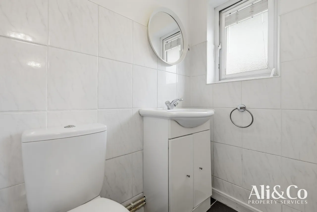 Heathview Road, Grays, Essex, RM16 2RS, photo 11