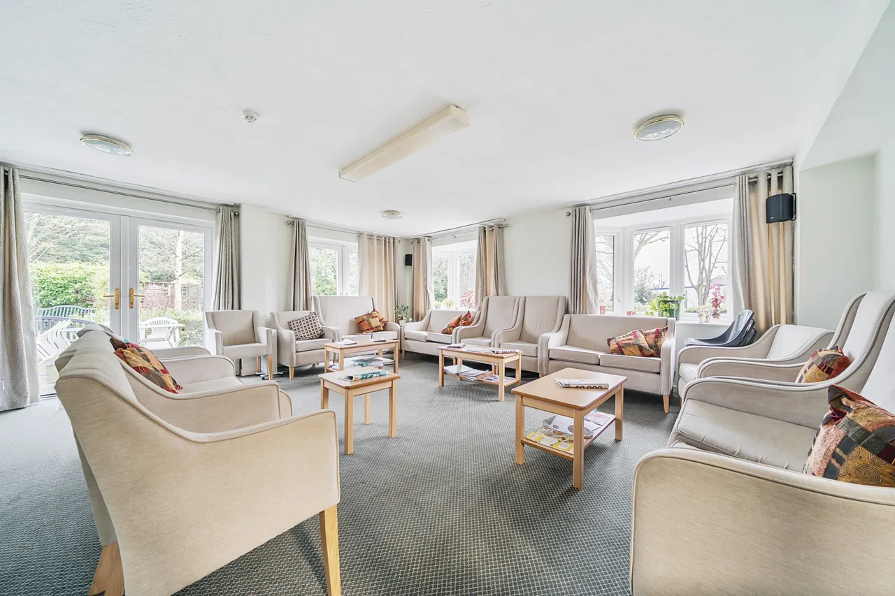 Neal Close, HA6, photo 9