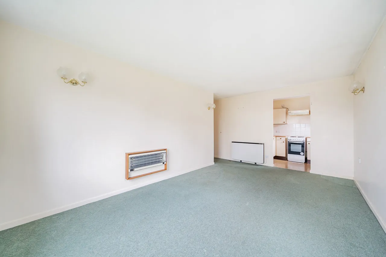 Neal Close, HA6, photo 13