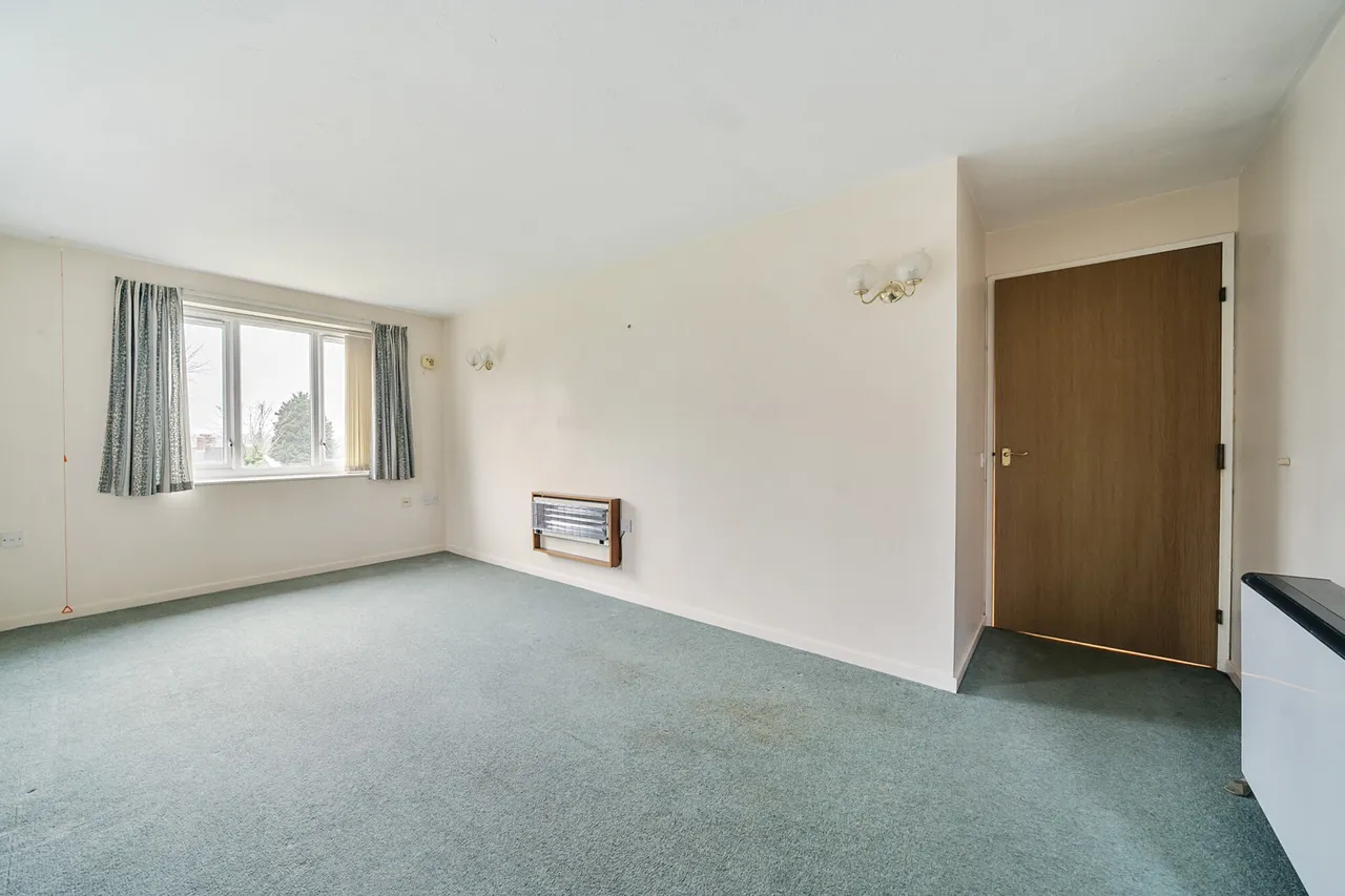 Neal Close, HA6, photo 17