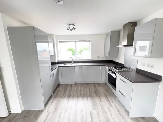 2 bed flat to rent — Mansell Road, Charlton Hayes, Bristol