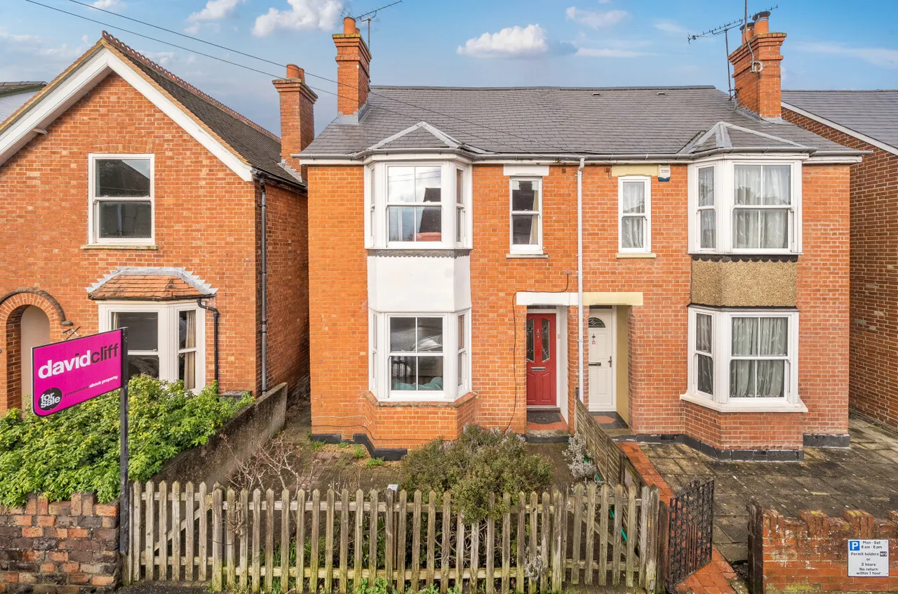 3 bed house for sale — Wescott Road, Wokingham, Berkshire, RG40 2ES