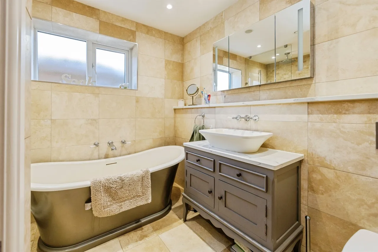 Courtfield Close, Sudbrooke, Lincoln, photo 11