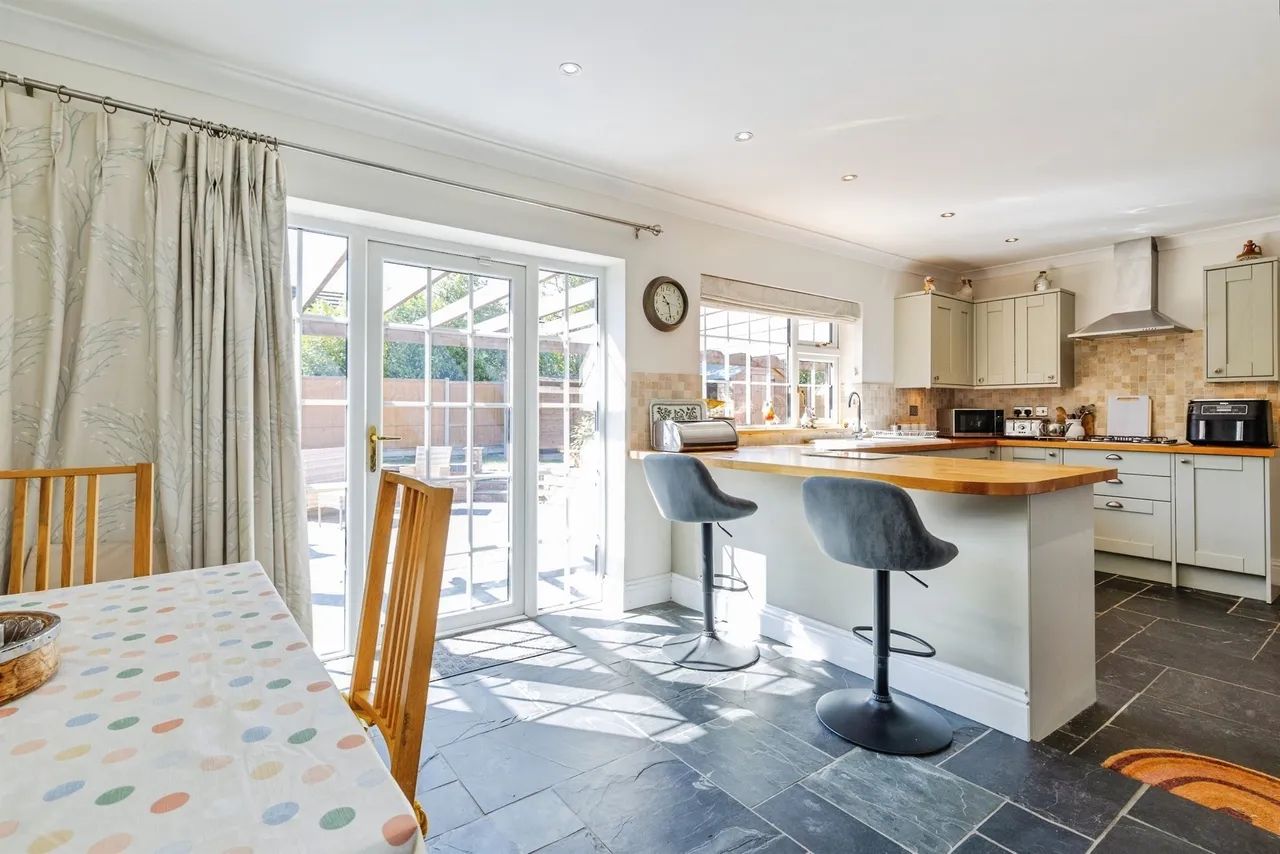 Courtfield Close, Sudbrooke, Lincoln, photo 3