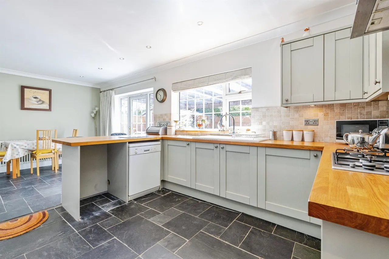 Courtfield Close, Sudbrooke, Lincoln, photo 8