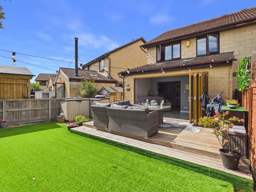 Essex Close, Churchdown, photo 16