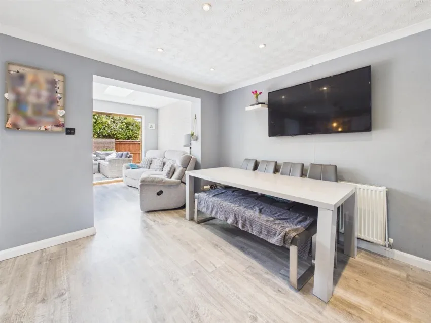Essex Close, Churchdown, photo 9