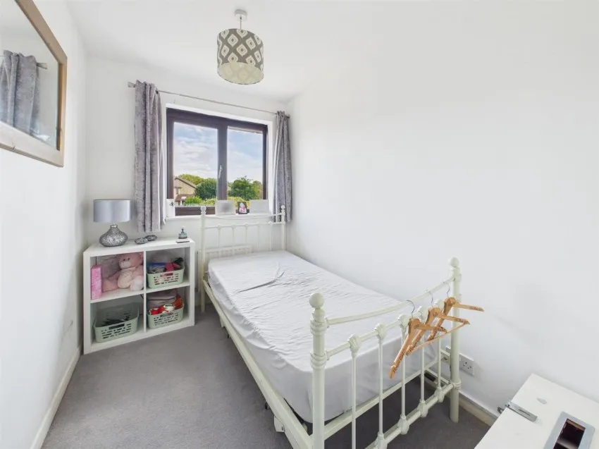 Essex Close, Churchdown, photo 14