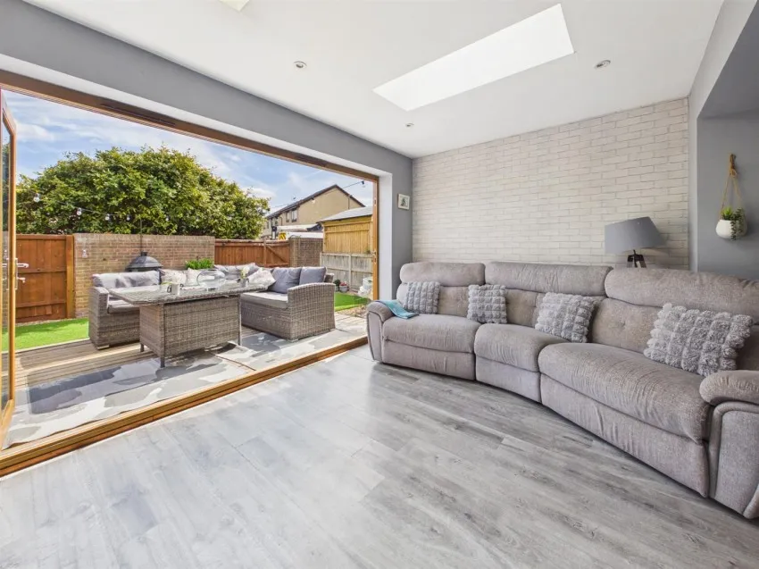 Essex Close, Churchdown, photo 8