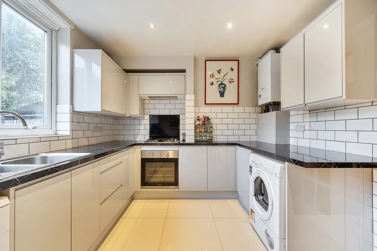 Imperial Close, Harrow, HA2, photo 5