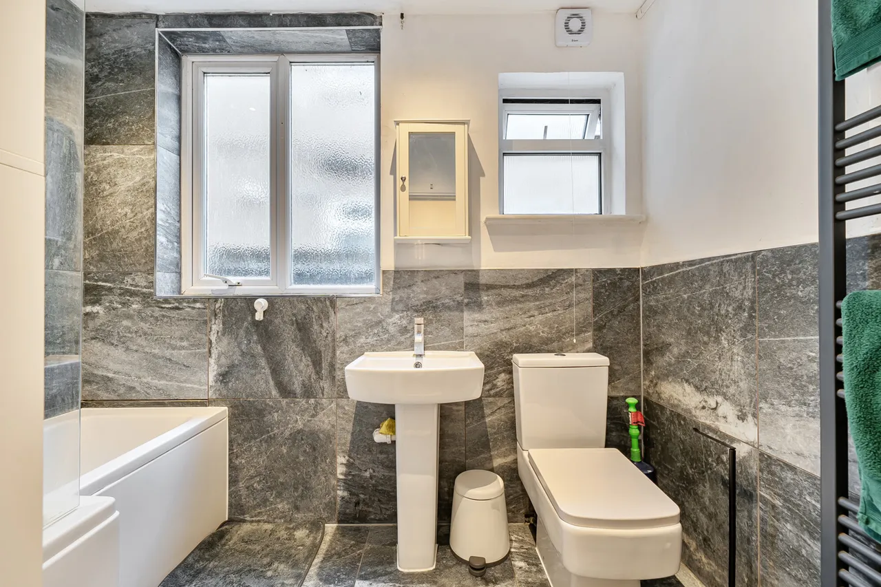 Imperial Close, Harrow, HA2, photo 4