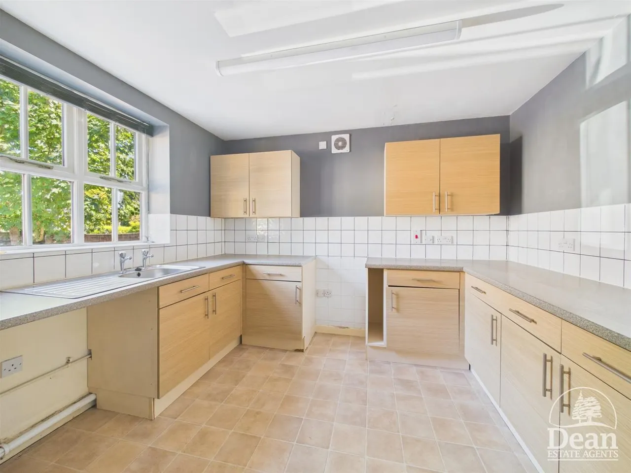 Tuffley Court, Mitcheldean, photo 2