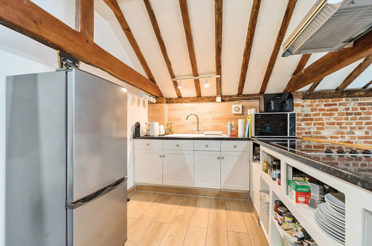 Farnham Road, Farnham, GU10, photo 3