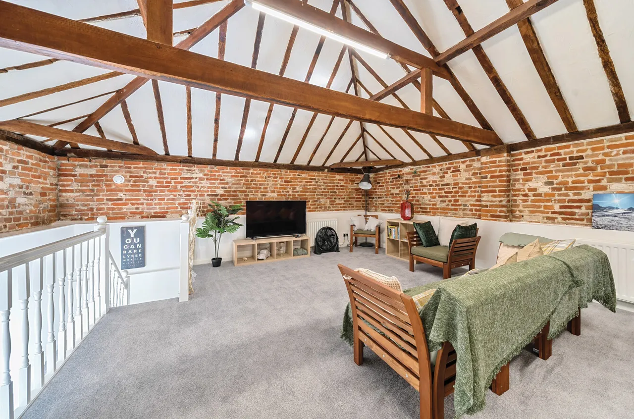 Farnham Road, Farnham, GU10, photo 9