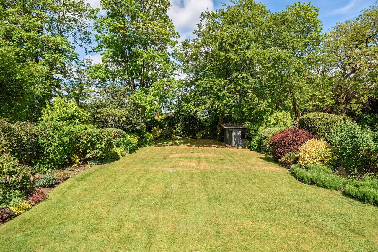 The Green, Epsom, KT17, photo 3