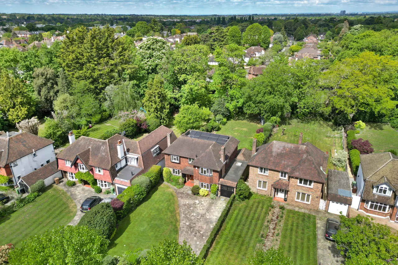 The Green, Epsom, KT17, photo 11