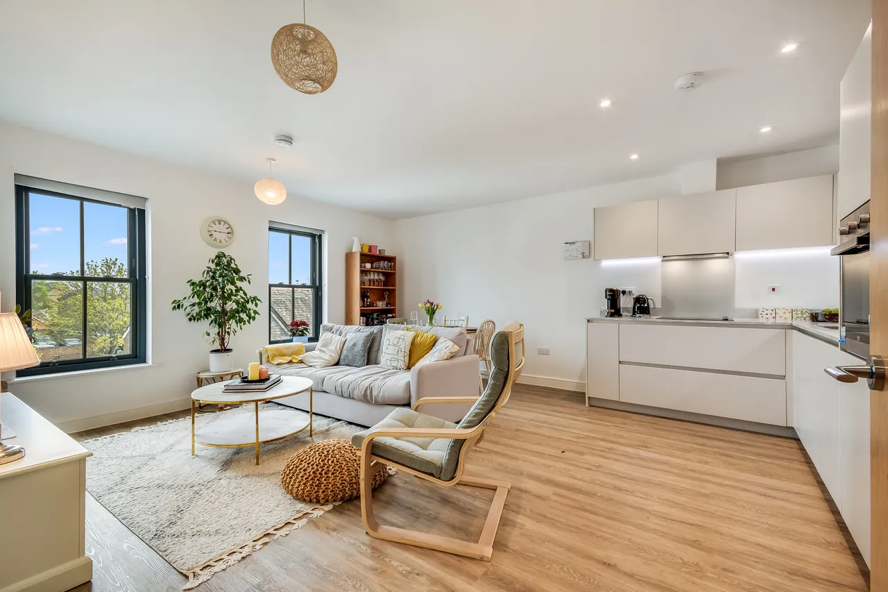 2 bed flat for sale — Flat 7, 56 Railway Street, Chelmsford, Essex, CM1 1QS