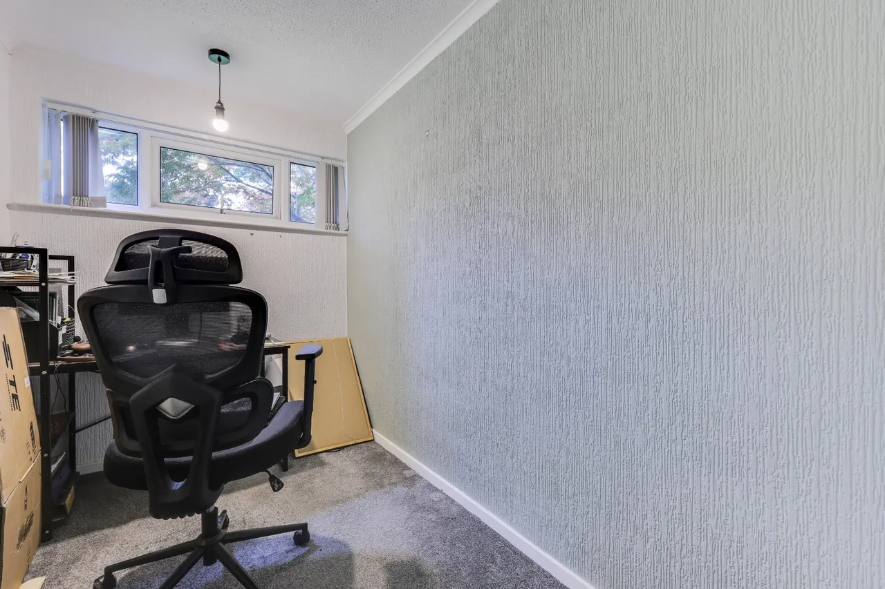 Shaw Lane, Leeds, LS6, photo 7