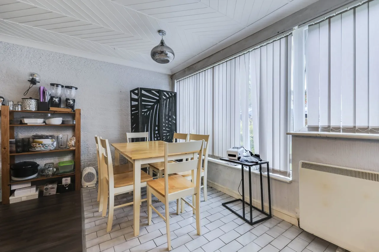 Shaw Lane, Leeds, LS6, photo 5