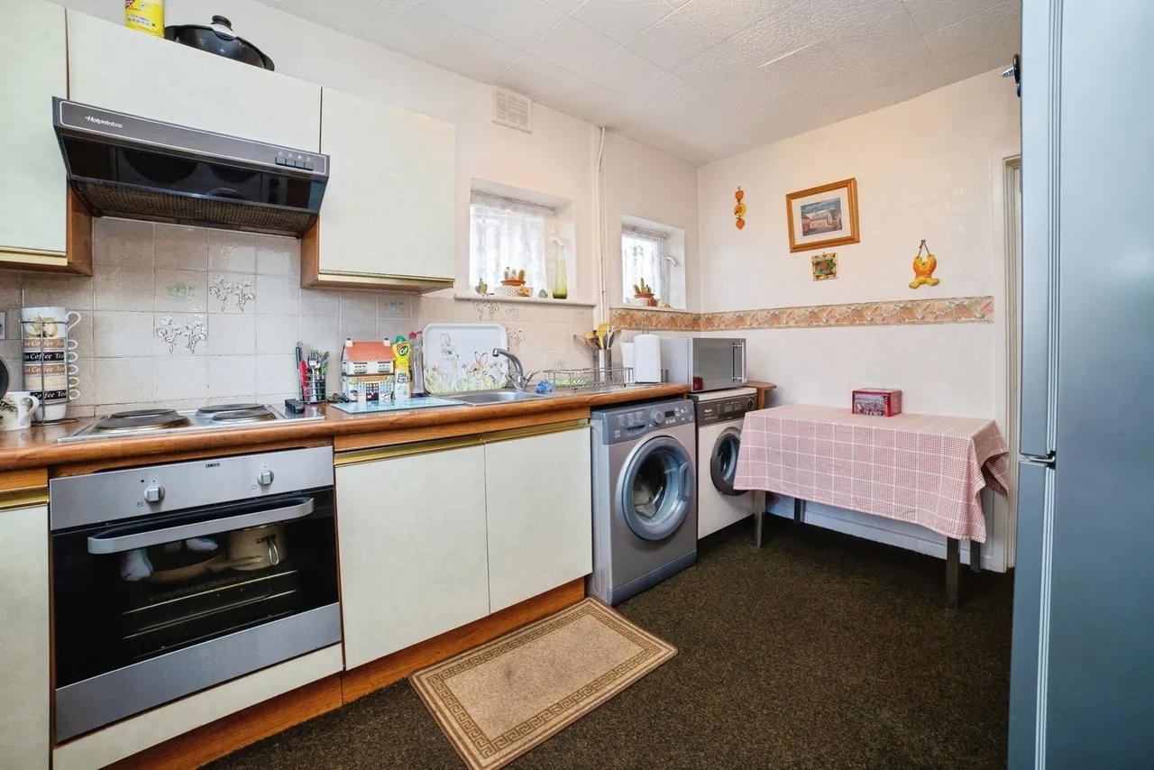 Brandreth Avenue, SUTTON-IN-ASHFIELD, Nottinghamshire, NG17, photo 6