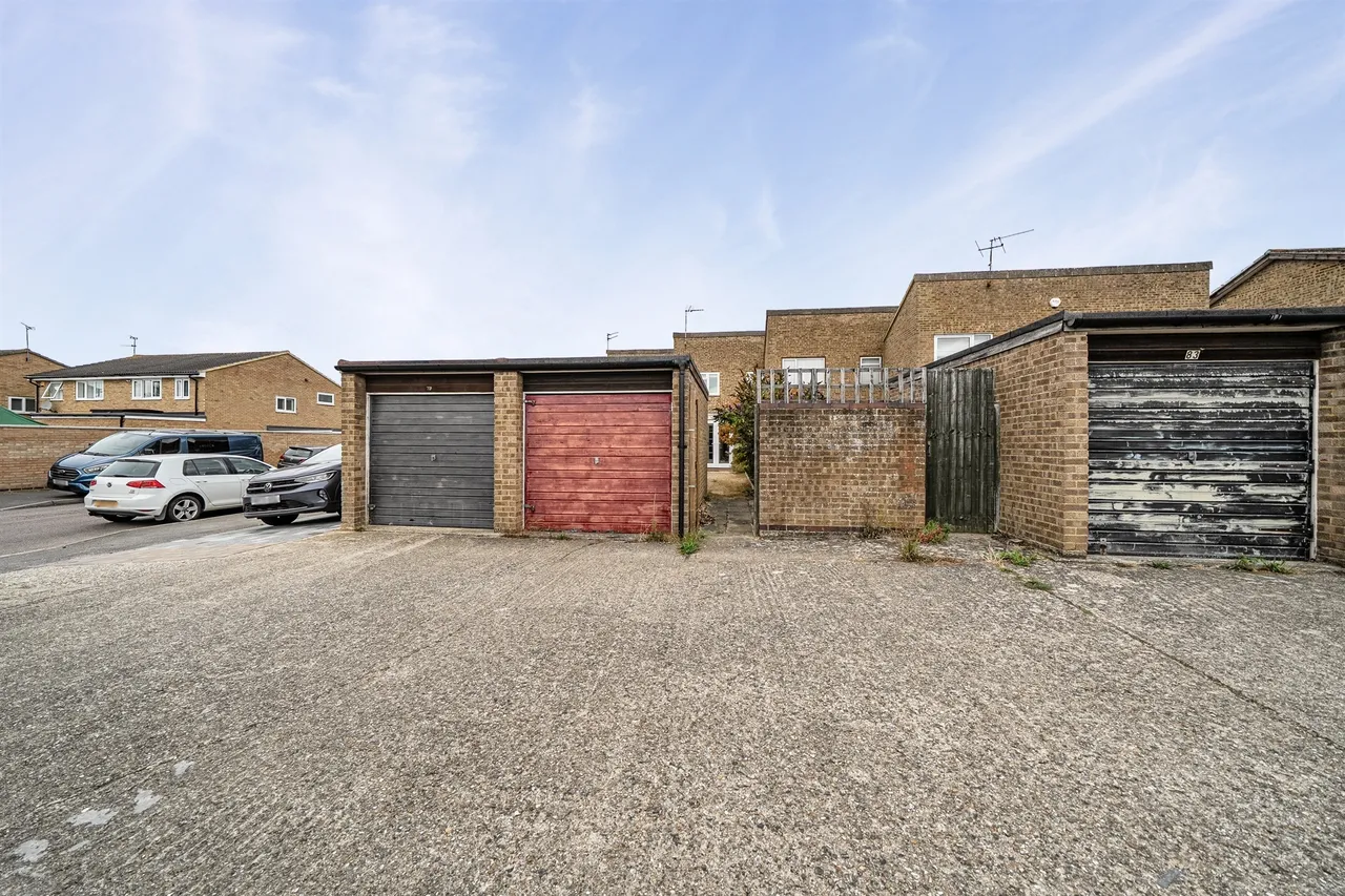 Lillibrooke Crescent, Maidenhead, photo 12