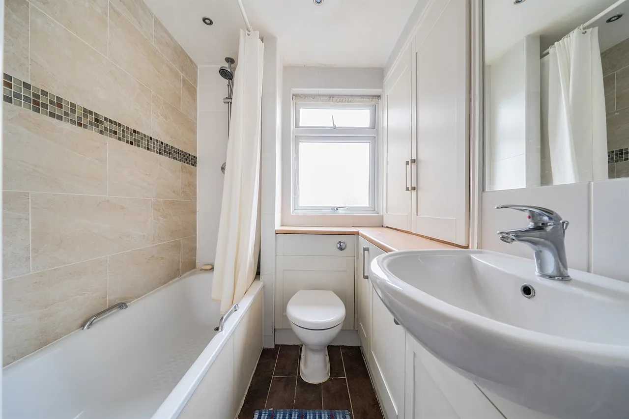 Lillibrooke Crescent, Maidenhead, photo 9
