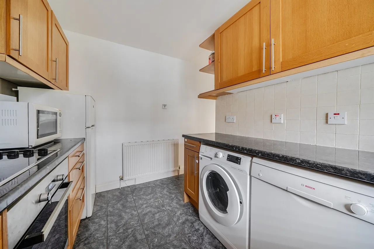 Lillibrooke Crescent, Maidenhead, photo 4