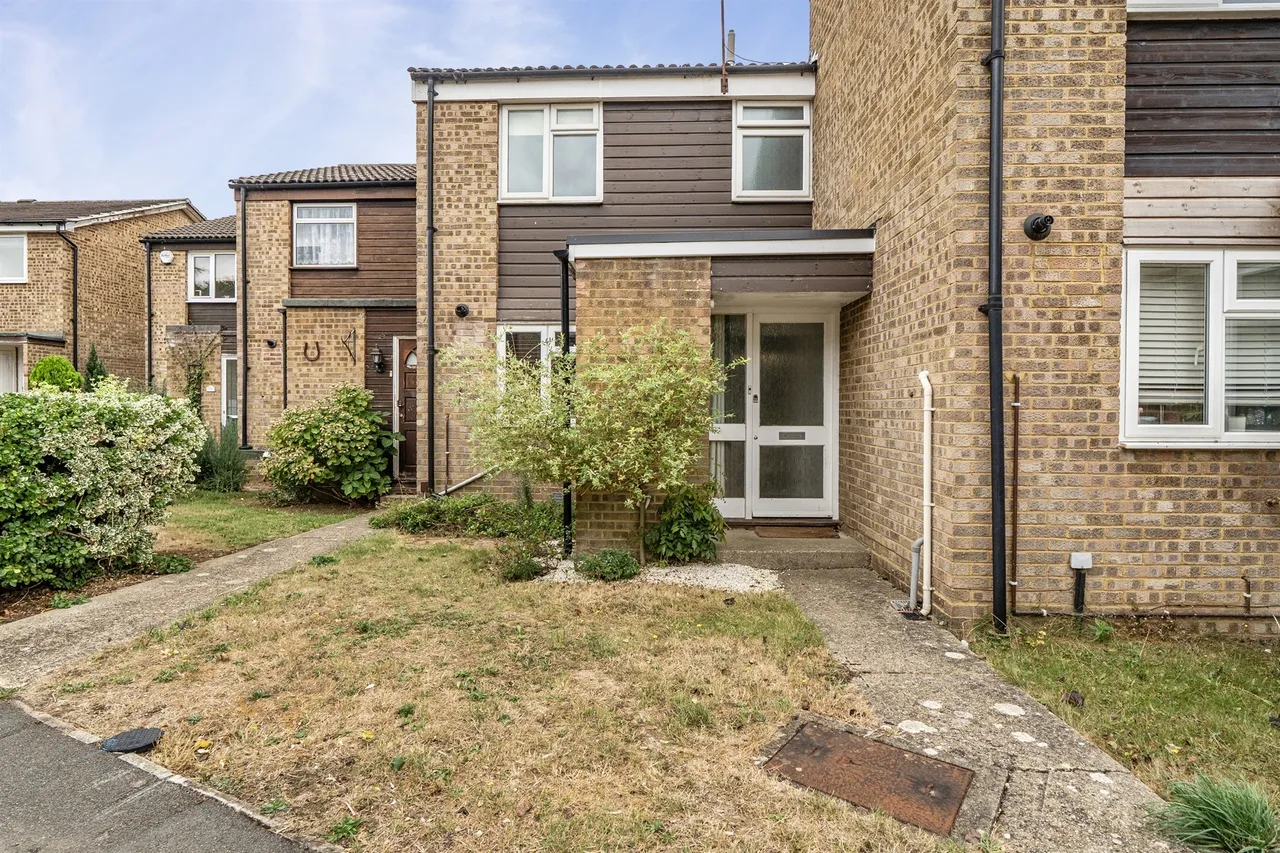2 bed house for sale — Lillibrooke Crescent, Maidenhead