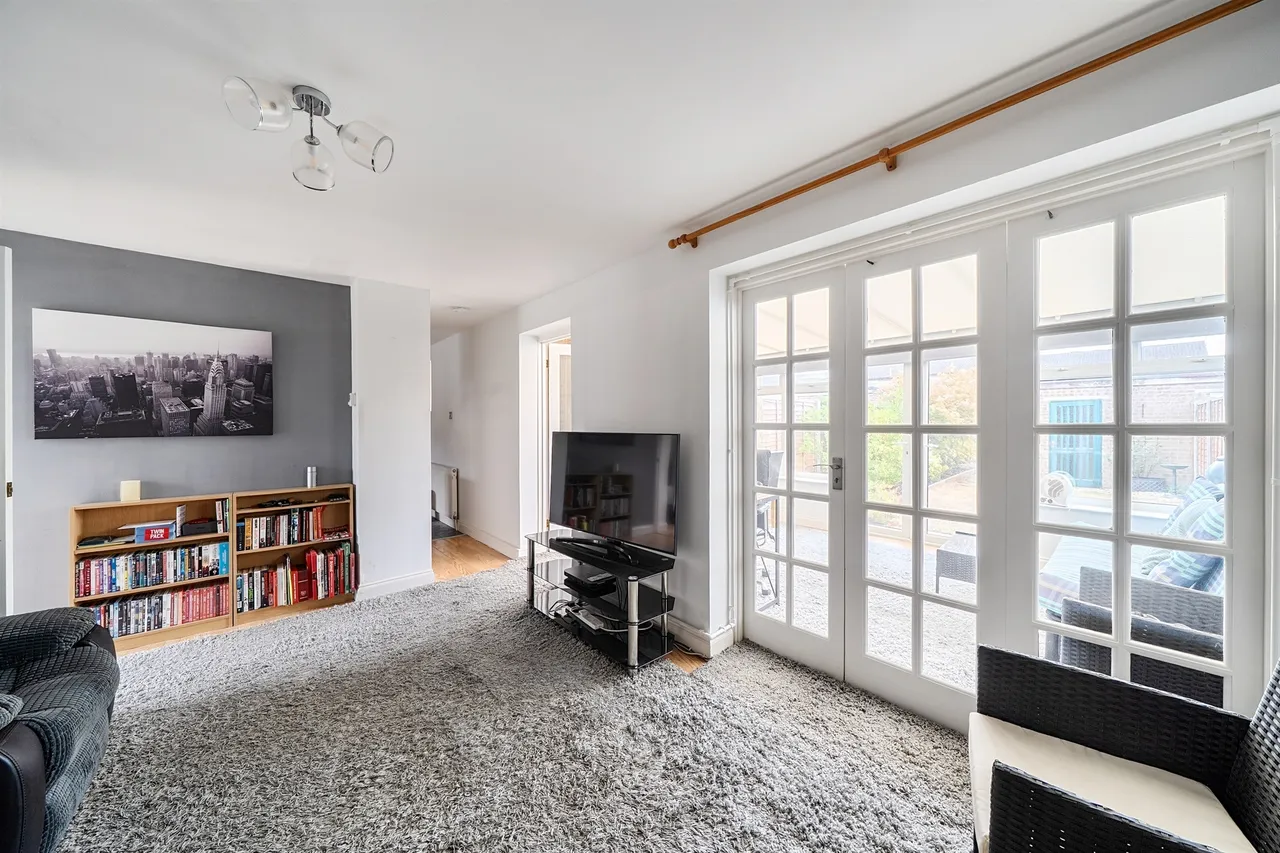Lillibrooke Crescent, Maidenhead, photo 5