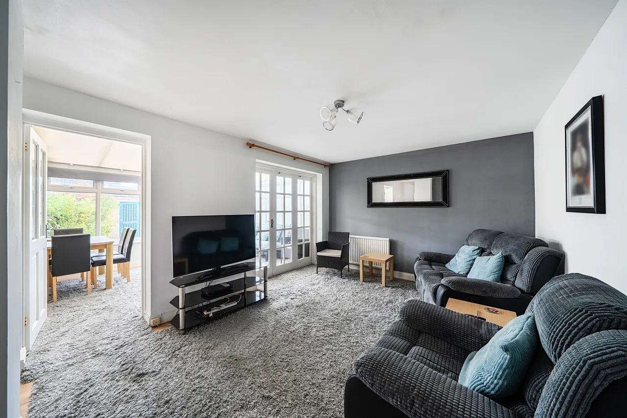 Lillibrooke Crescent, Maidenhead, photo 3