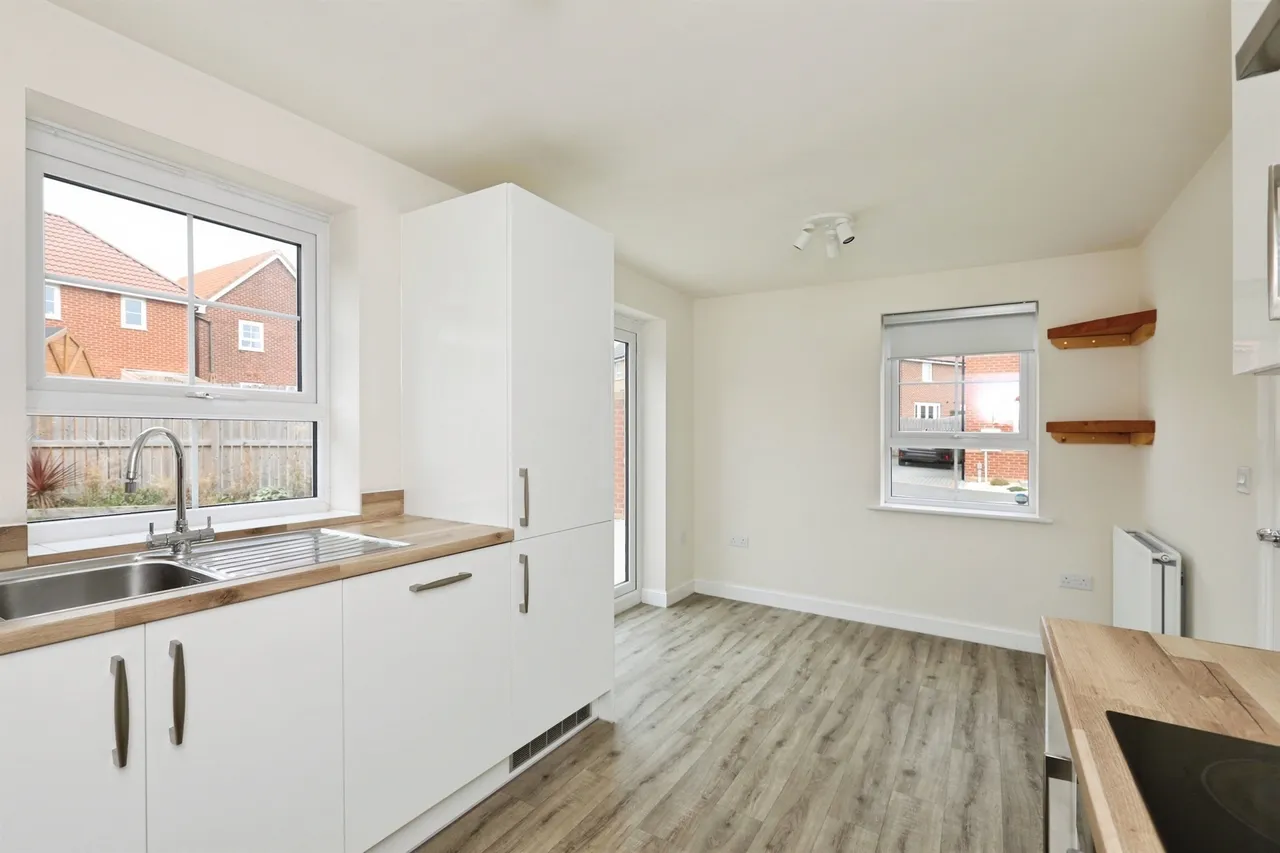 Farleigh Drive, Harworth, Doncaster, photo 3