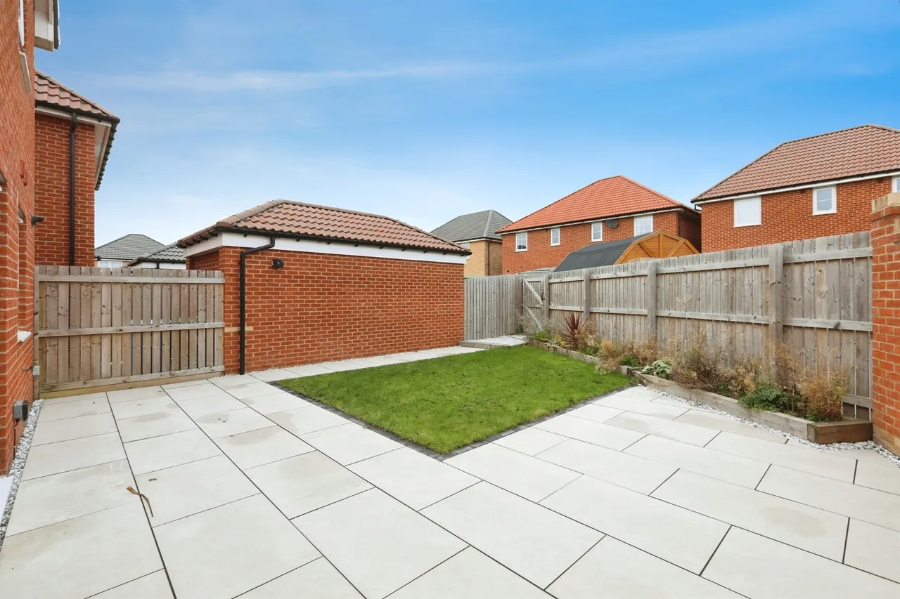 Farleigh Drive, Harworth, Doncaster, photo 11