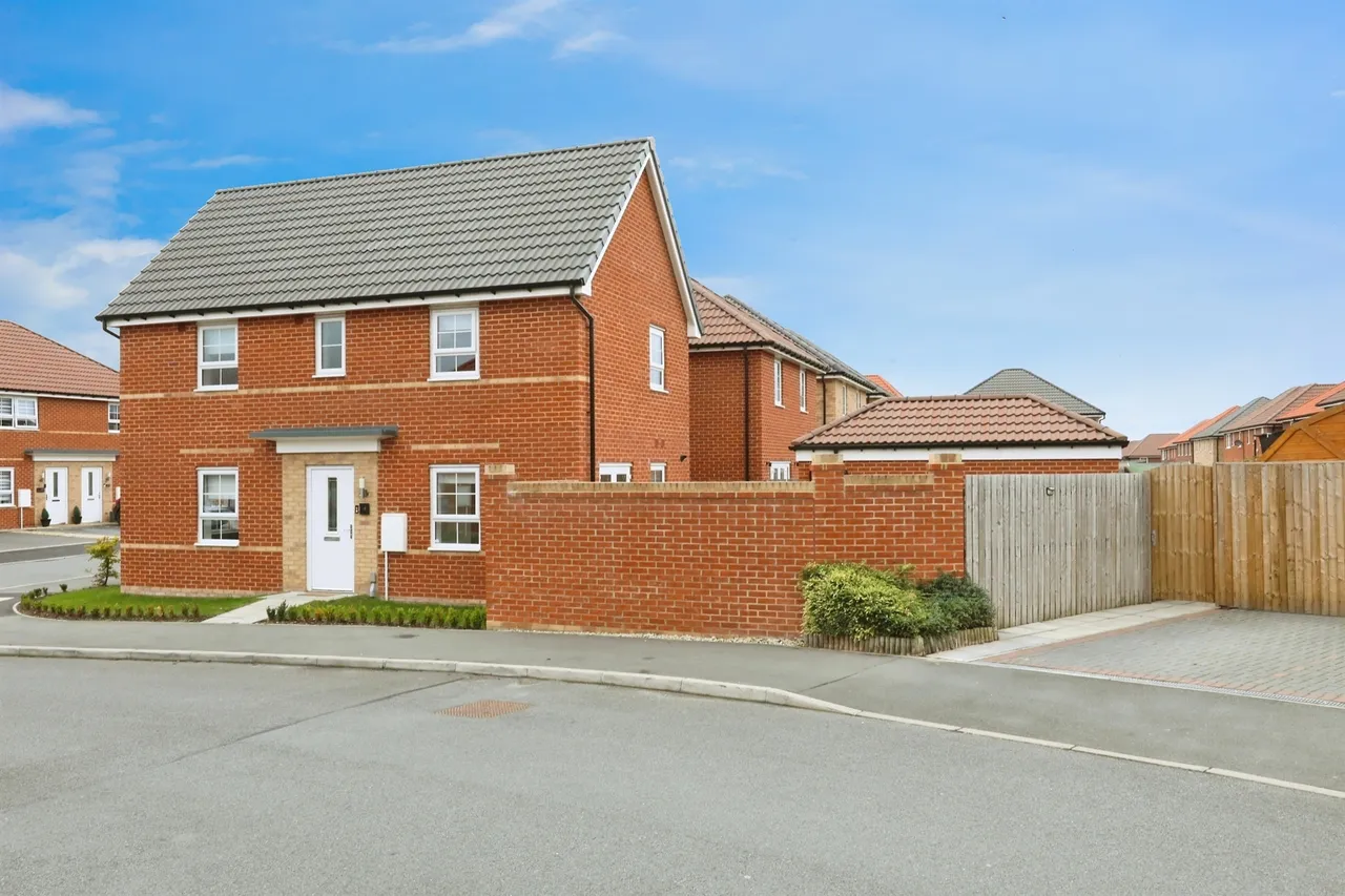 Farleigh Drive, Harworth, Doncaster, photo 12