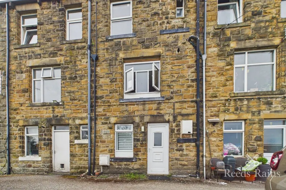 1 bed flat to rent — High Street, Hanging Heaton, West Yorkshire, WF17