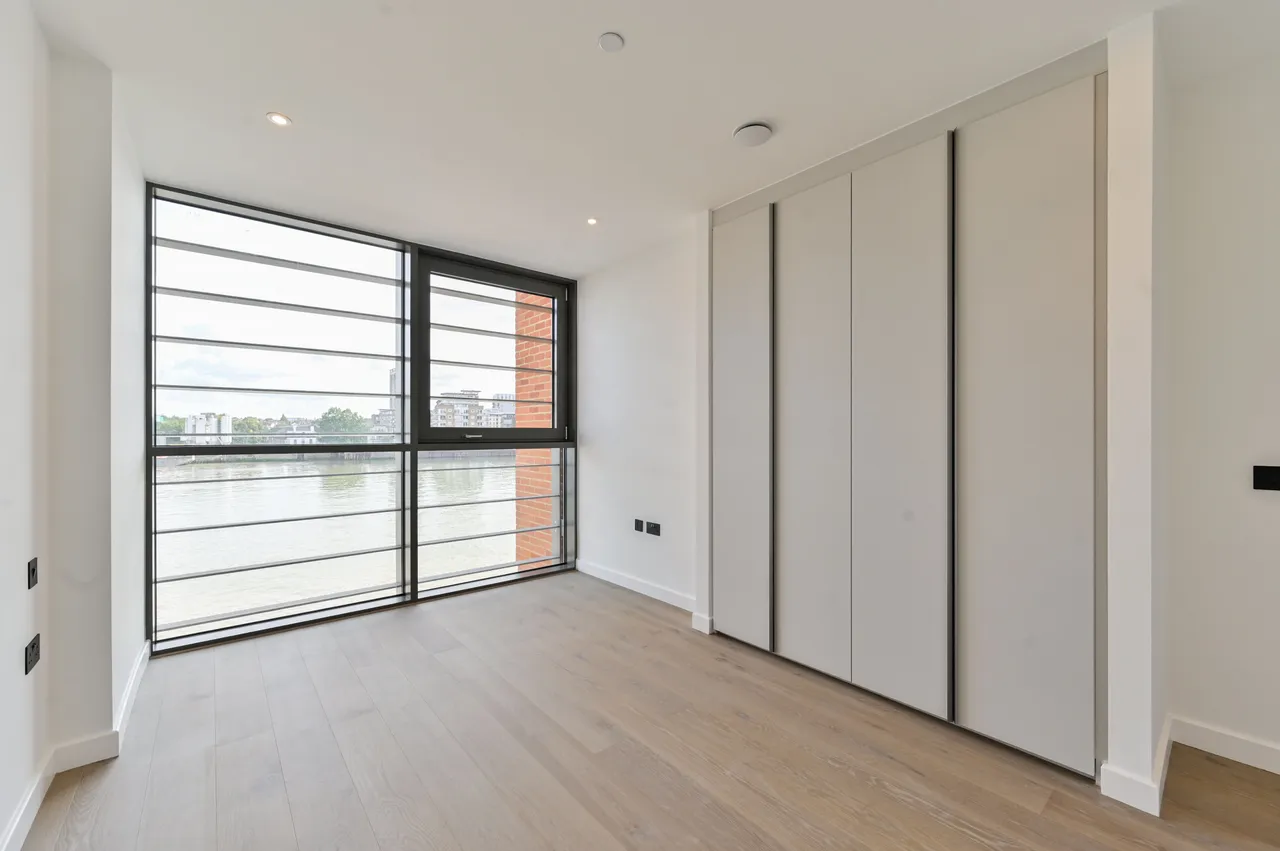 Apartment 14, Herland Court, Carnwath Road, London, photo 10
