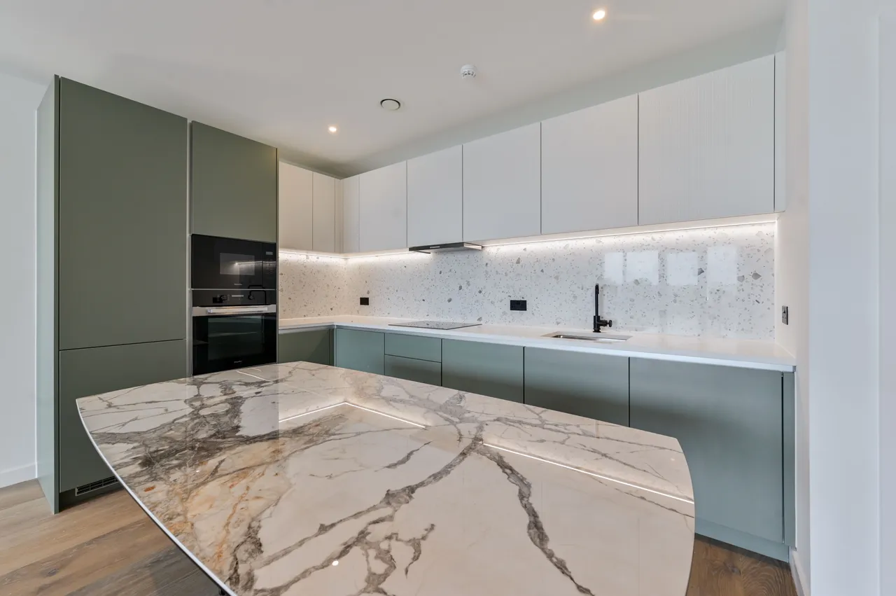Apartment 14, Herland Court, Carnwath Road, London, photo 5