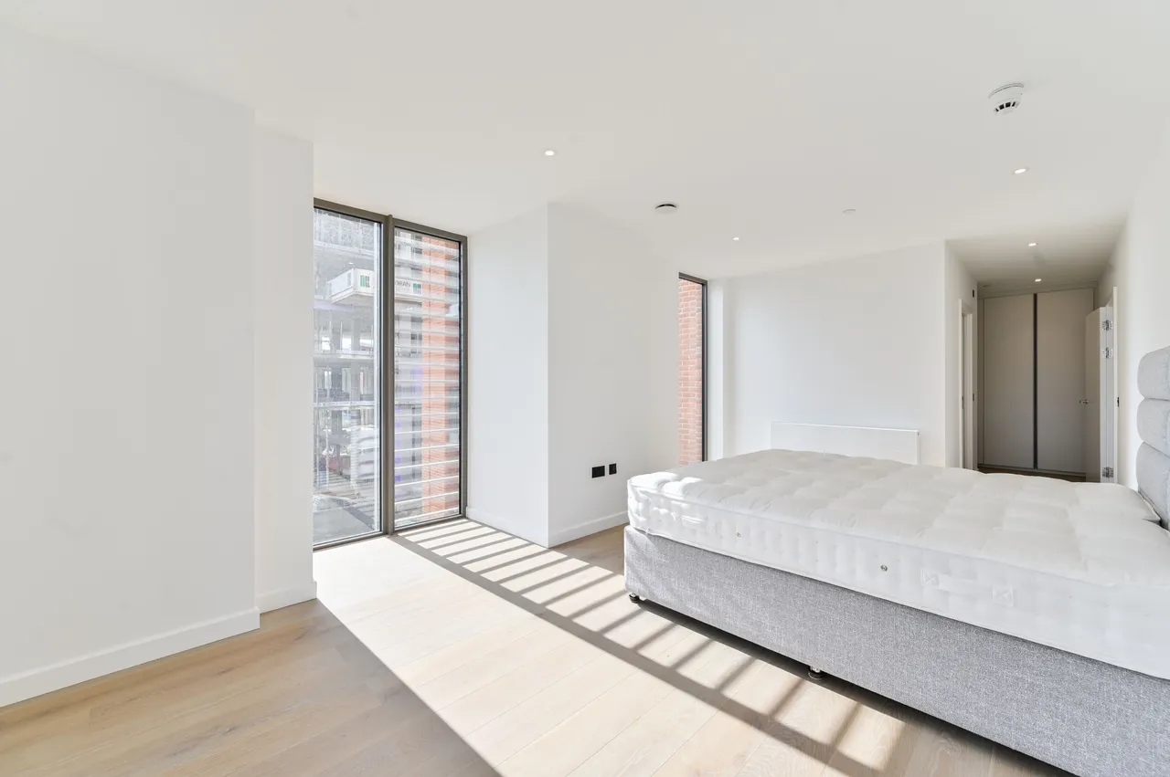 Apartment 14, Herland Court, Carnwath Road, London, photo 7