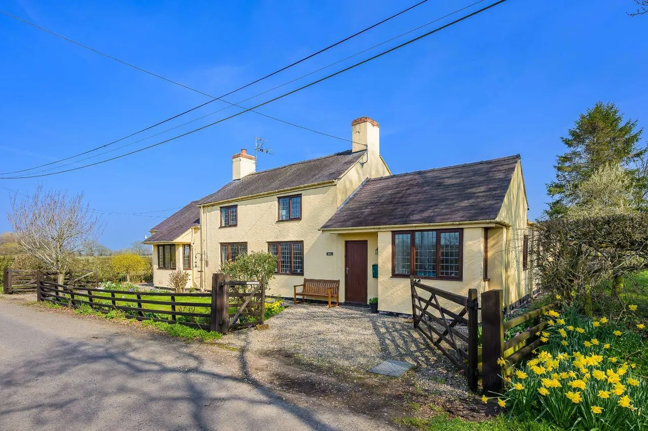5 bed house for sale — Willington, Malpas, Cheshire, SY14 7LR