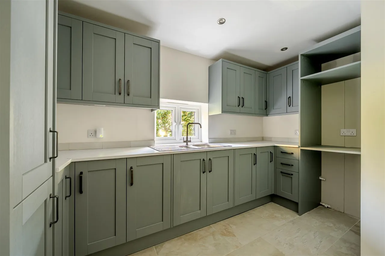 Raffin Lane, Pewsey, SN9, photo 12