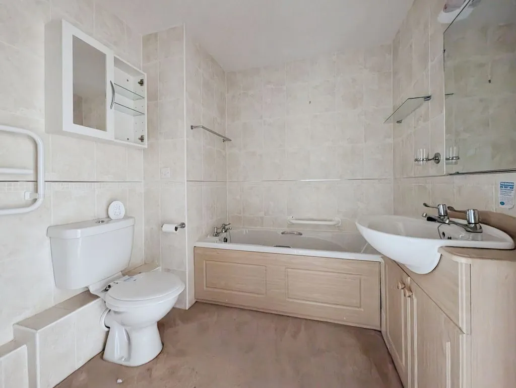 Newcastle Upon Tyne NE4 9DR, NE4, photo 5