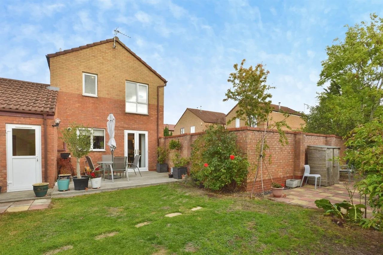Christian Court, Willen, MK15, photo 15