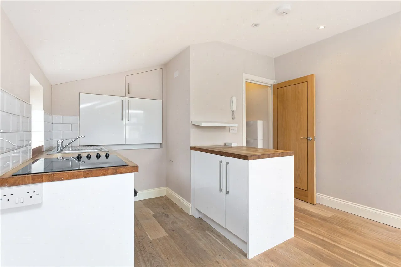 Kingscourt Road, London, SW16, photo 7