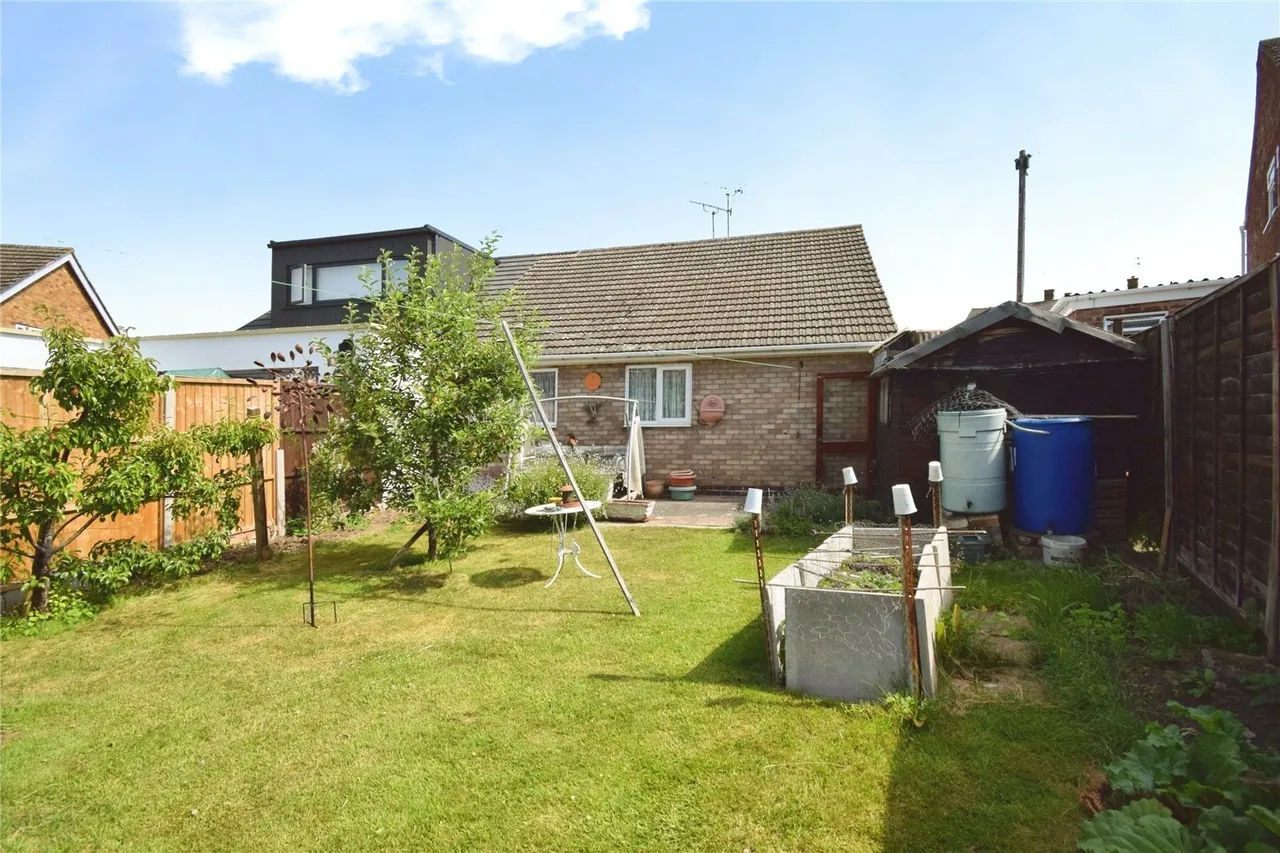 Homestead Drive, Wigston, LE18, photo 12