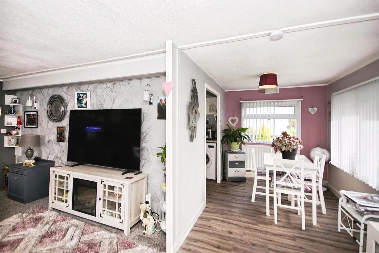 Berkeley Vale Park, Berkeley, GL13, photo 17